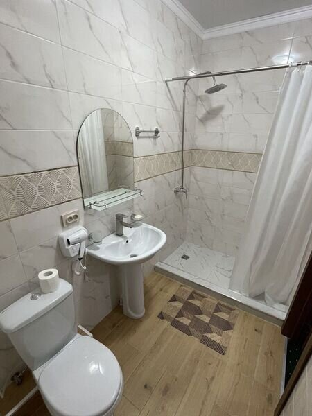 Люкс 4-местный 2-комнатный (с террасой)