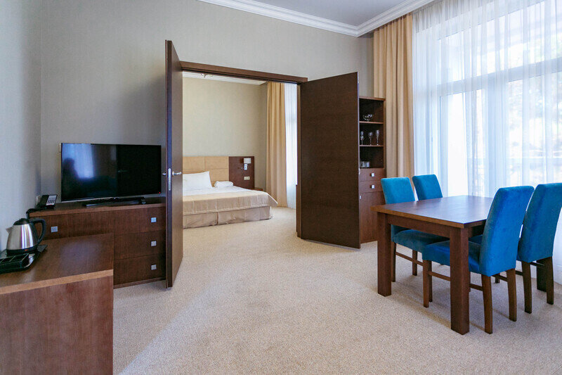 Люкс 2-местный 2-комнатный (корпус Салют)