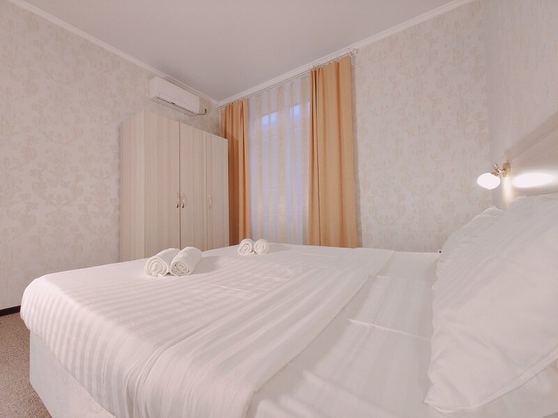 Апартаменты 8-местный 4-комнатный (панорамный вид на море)