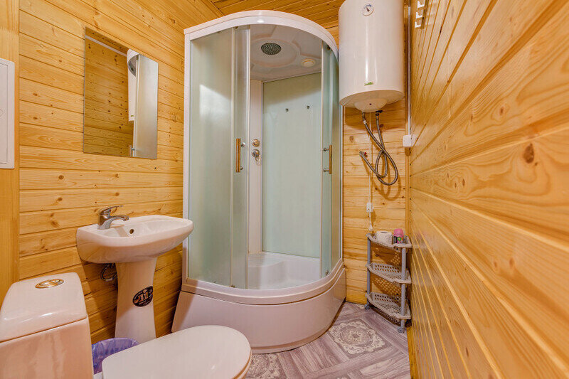 Шале 6-местный 2-этажный (с 2-мя спальнями)