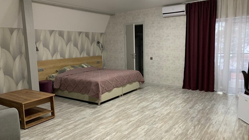 Полулюкс (с балконом/террасой)