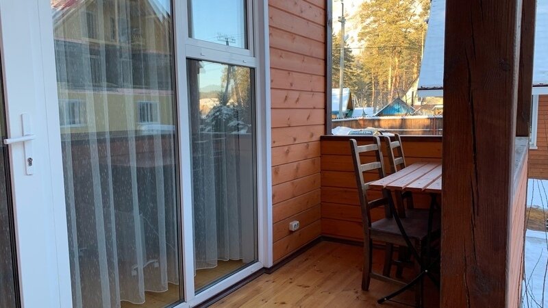 Полулюкс (с балконом/террасой)