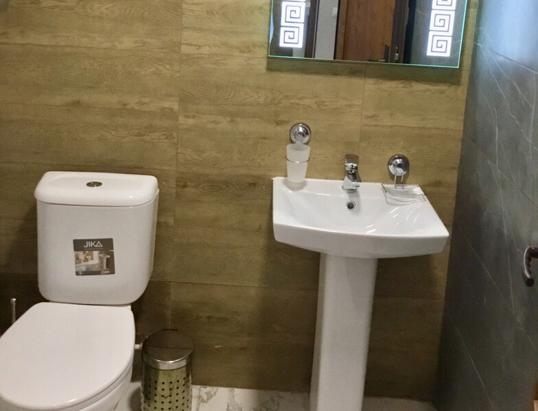 Люкс Комфорт 2-местный (ЮГ корпус 7)6