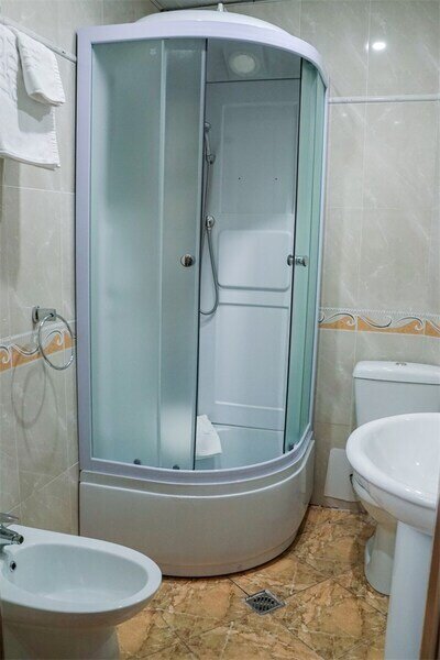 Стандартный 2-местный DBL (вид на дорогу)