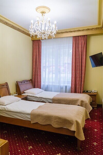 Стандартный 2-местный TWIN (вид на дорогу)