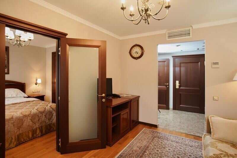 Полулюкс 2-местный 2-комнатный (корпус 4)