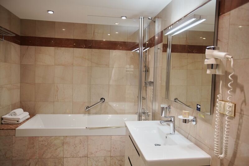 Полулюкс 2-местный 2-комнатный (корпус 4)