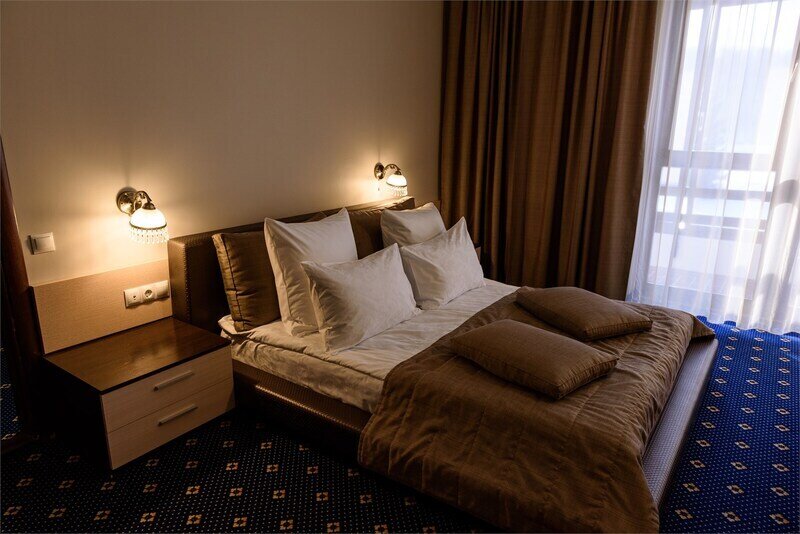 Люкс (корпус Югославский) вид на озеро