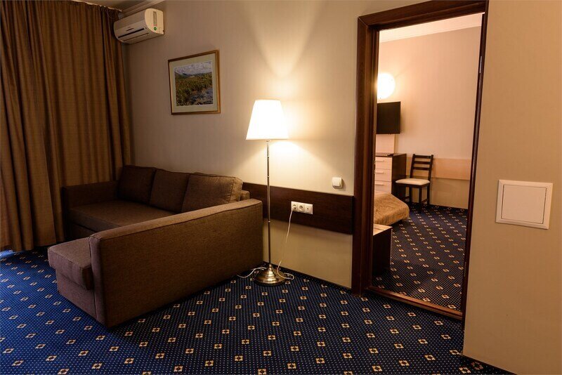 Люкс (корпус Югославский) вид на озеро