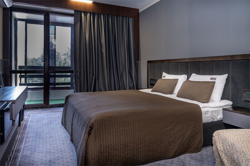 Стандарт (корпус Югославский) DBL, вид на озеро