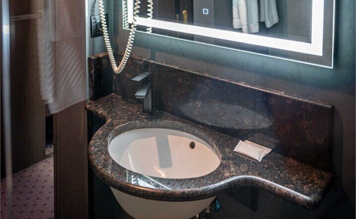 Стандарт (корпус Югославский) DBL, вид на озеро