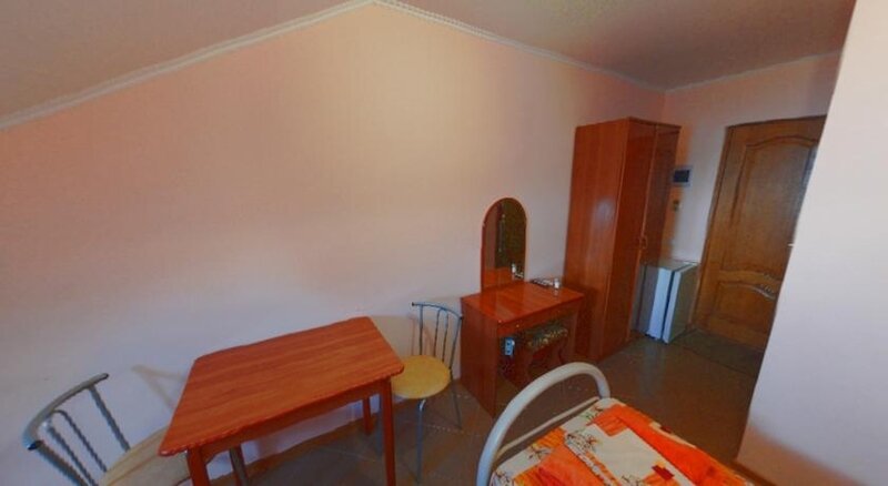 Бюджетный 3-местный