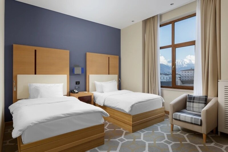 Супериор 2-местный (с боковым видом на горы, ТВИН)