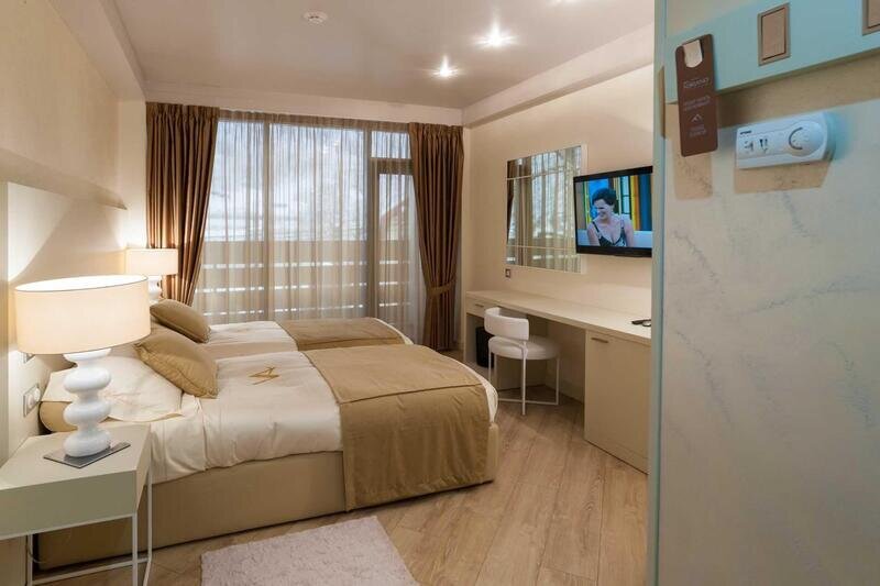 «Adriano» / «Адриано» отель