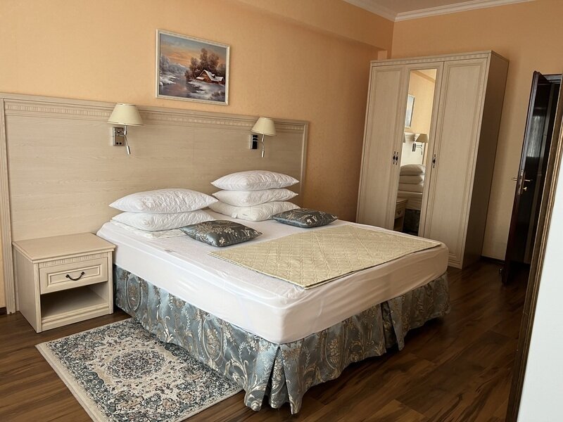 Люкс 2-местный 2-комнатный (без балкона)