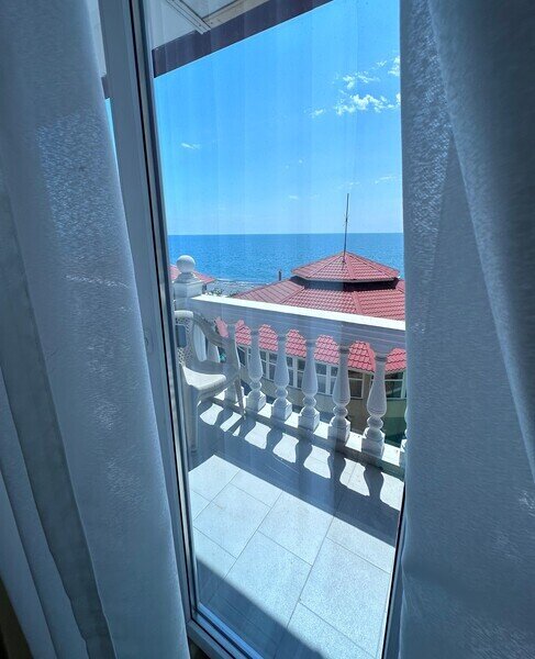 Стандартный 2-местный 1-комнатный (с балконом, с видом на морскую сторону, корпус В)