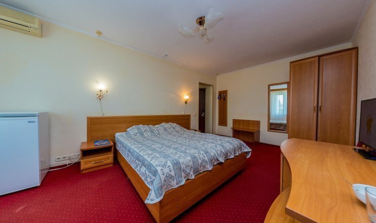 Стандартный 2-местный (с балконом, корпус 1)