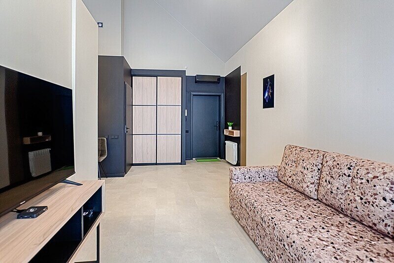 Студия с балконом