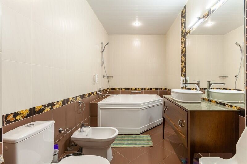 Люкс 2-местный 2-комнатный (с джакузи)