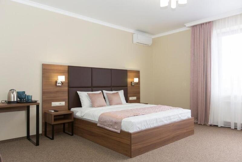 Полулюкс 2-местный 1-комнатный (с балконом)