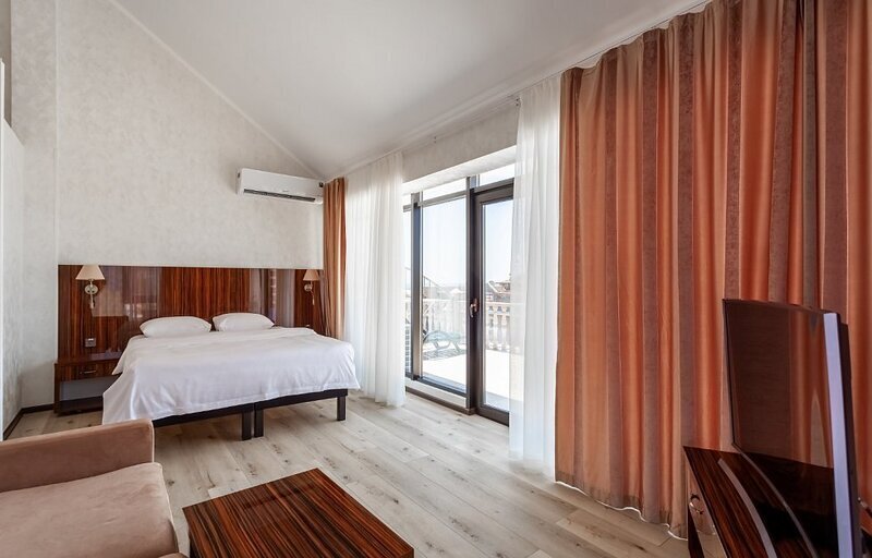 Стандартный 4-местный 2-комнатный(с террасой, корпус Б)