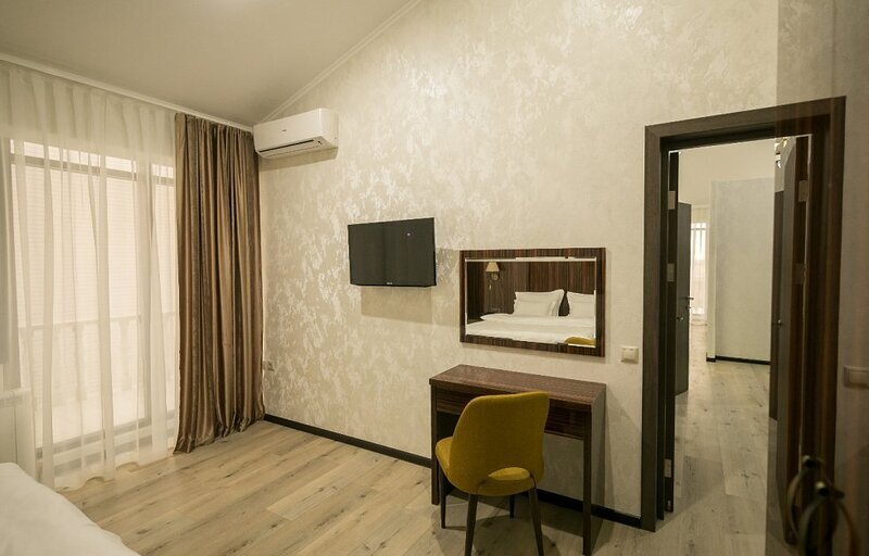 Стандартный 4-местный 2-комнатный(с террасой, корпус Б)