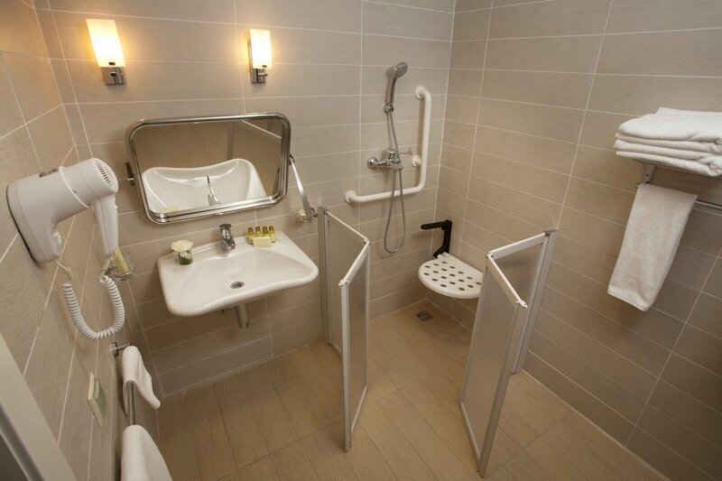 Стандартный 1-местный (для МГН)