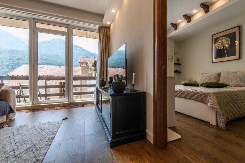 Люкс Уютный (с видовым балконом)