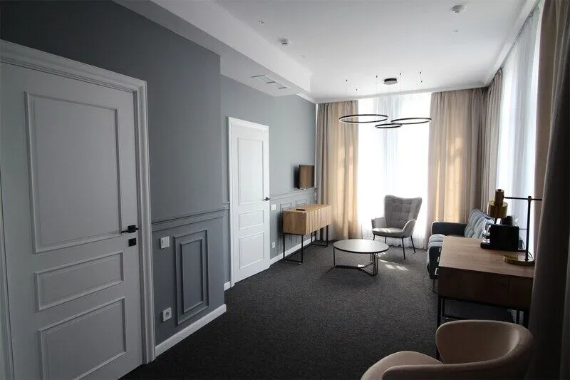 Люкс 2-местный 2-комнатный (вид на город)