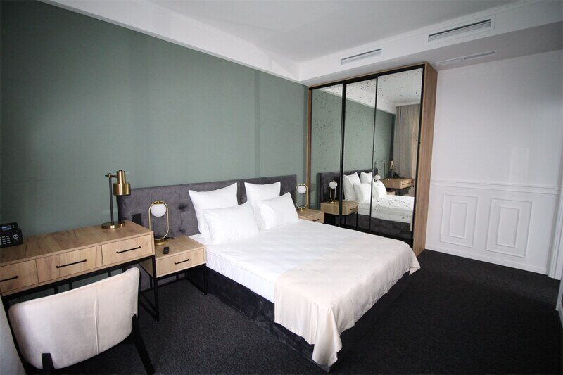 Люкс 2-местный 2-комнатный (вид на парк)