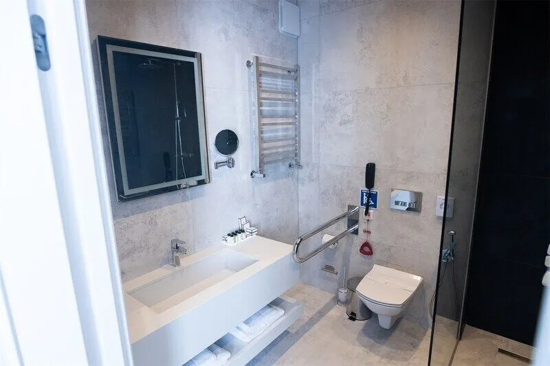 Люкс 2-местный 2-комнатный для людей с ограниченными возможностями (с террасой, вид на город)