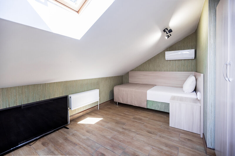 Семейный 4-местный 2-комнатный (мансарда)