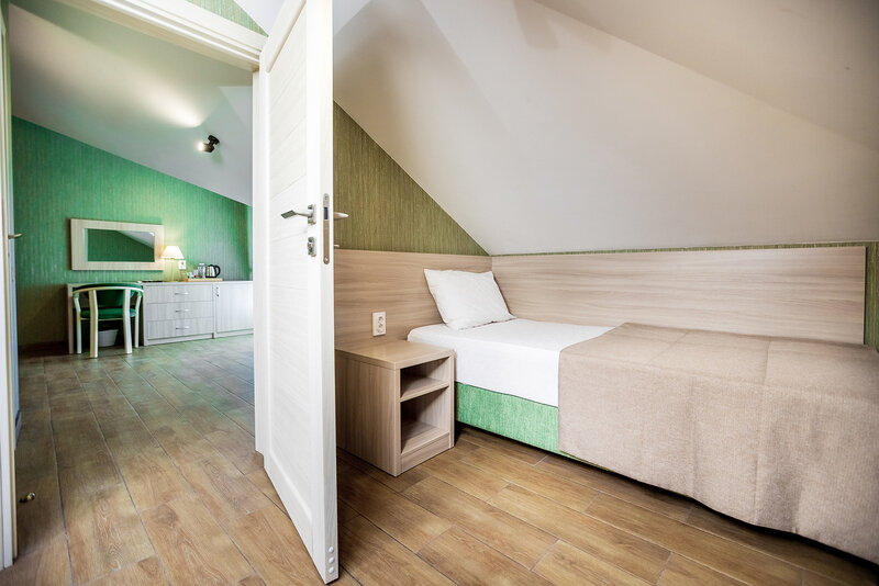 Семейный 4-местный 2-комнатный (мансарда)