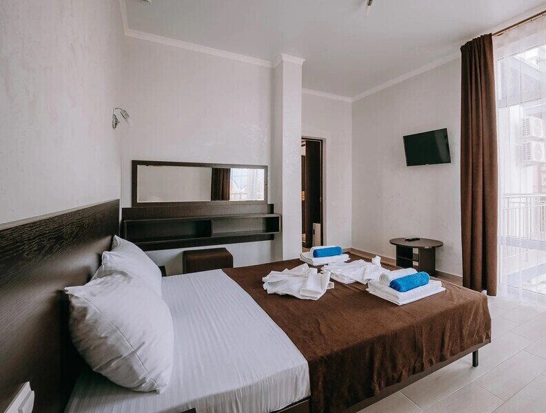 Люкс 7-местный Улучшенный (вид на море)