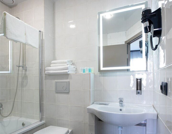 Полулюкс 4-местный (DBL/TWIN)