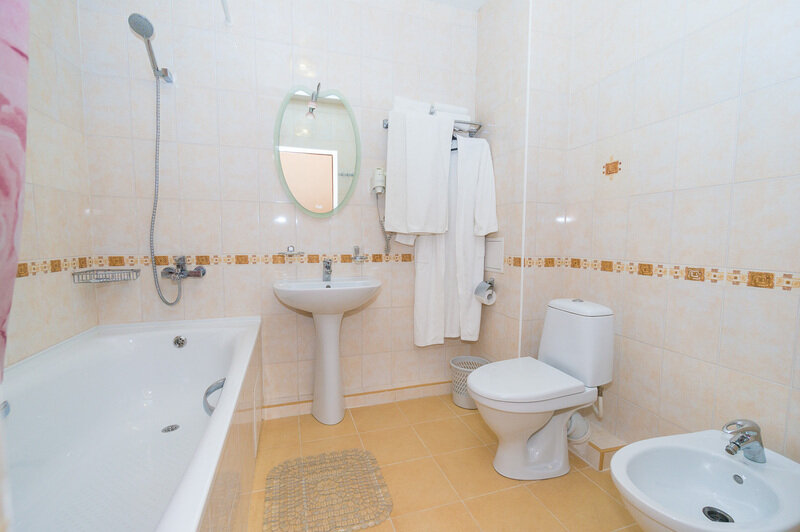 Люкс 2-местный 2-комнатный (с балконом)