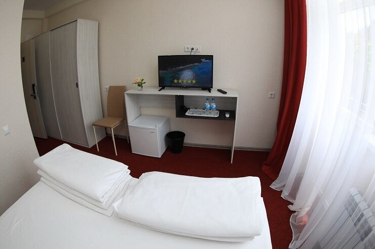 Стандарт 2-местный номер с частичным видом на море