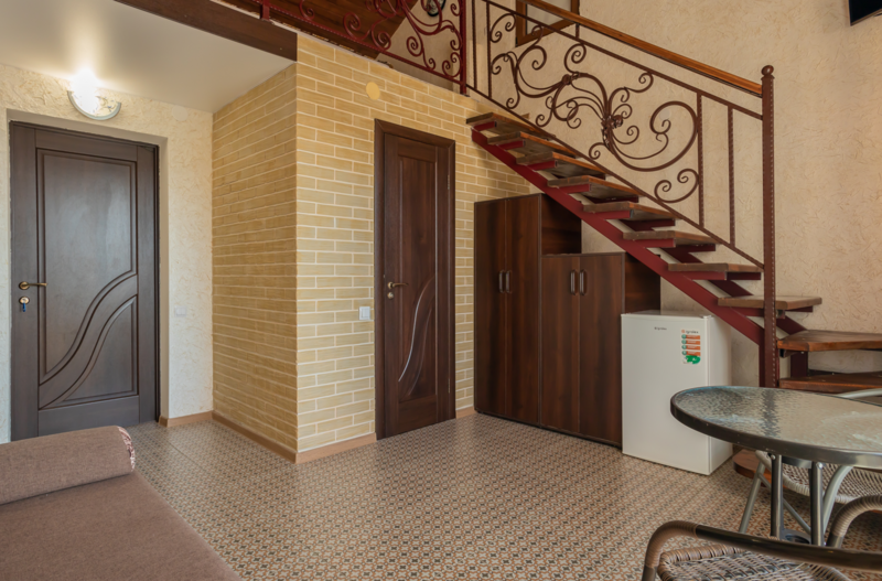 Студио 3-местный 2-уровневый