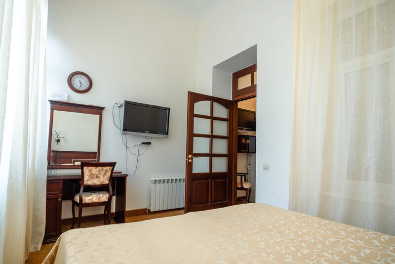 Улучшенный 2-местный (№7,12 корпус Б двуспальная кровать)