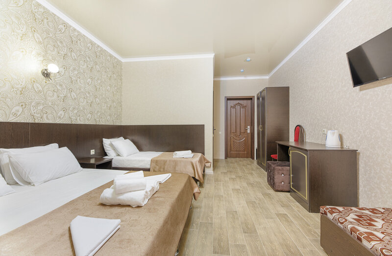 Полулюкс 4-местный (с балконом)