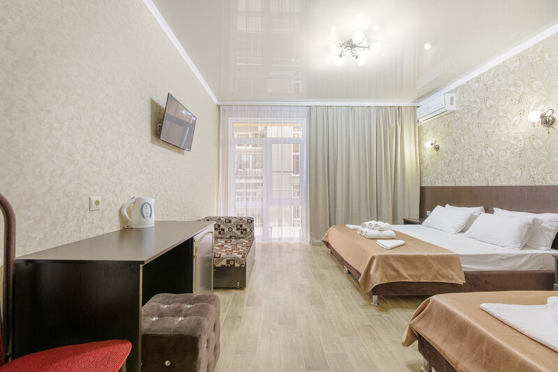 Полулюкс 4-местный (с балконом)