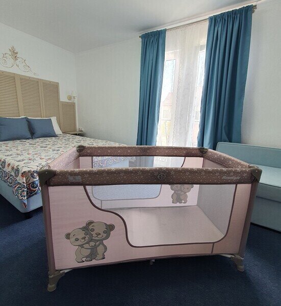 Семейный 3-местный (с балконом)