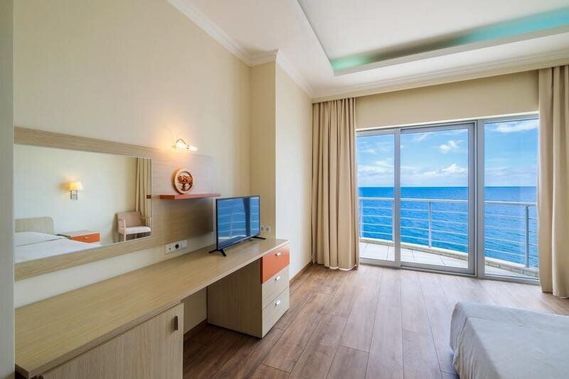 ЛЮКС 2-МЕСТНЫЙ 2-КОМНАТНЫЙ (2)