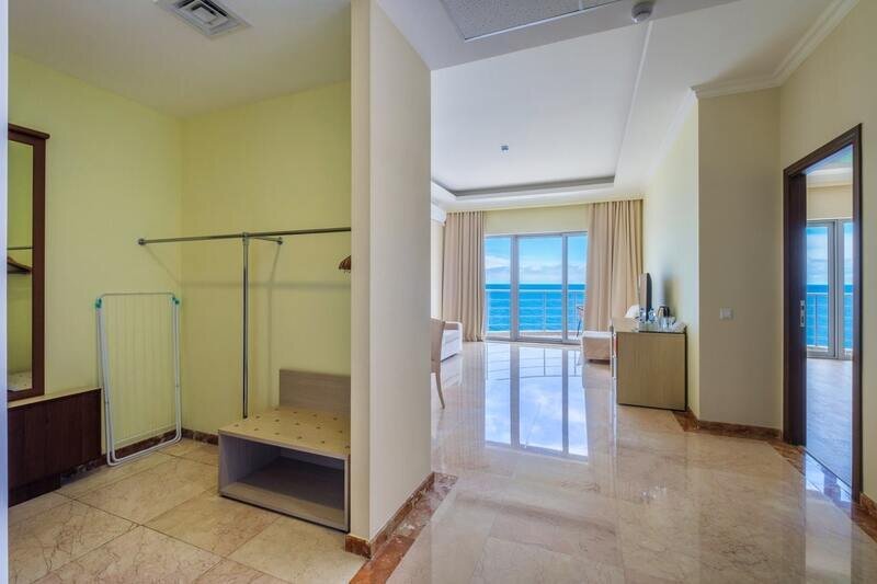 ЛЮКС 2-МЕСТНЫЙ 2-КОМНАТНЫЙ (4)