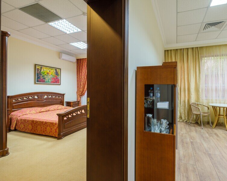 Семейный 2-местный 2-комнатный (отель Морской)