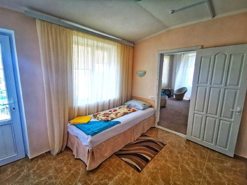 двухкомнатный с видом на море (2)