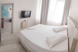 Повышенной комфортности 4-местный 2-комнатный с панорамными окнами и видом на море, Отель Portofino, Сочи