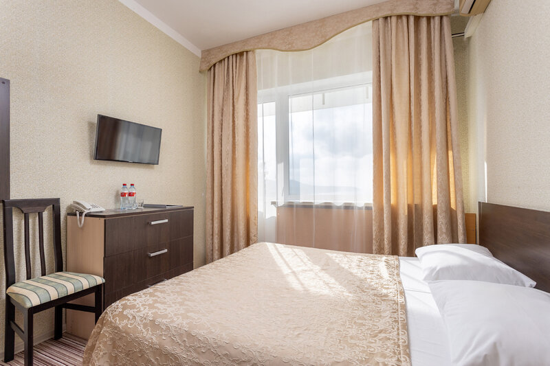 Семейный 2-местный 2-комнатный (кровать+диван)