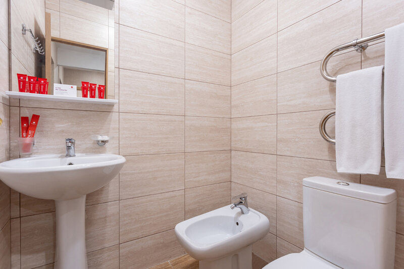 Семейный 2-местный 2-комнатный (кровать+диван)