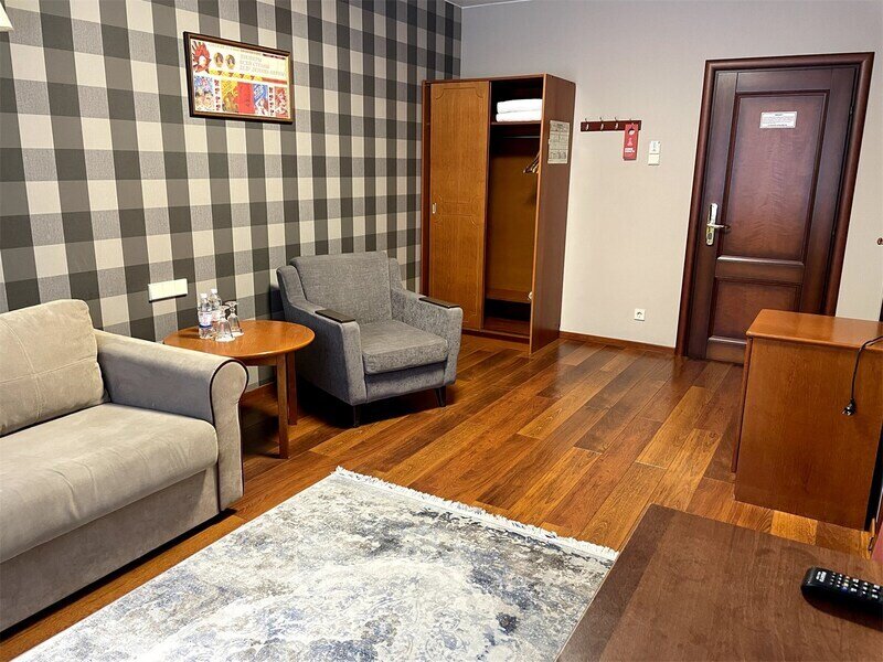 Люкс Партийный